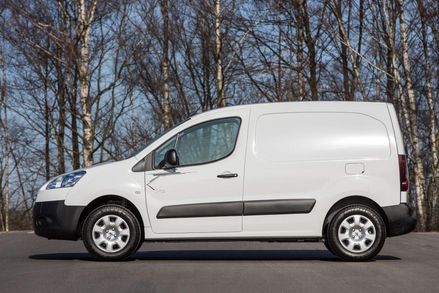  Peugeot Partner Van Electric 2013 года  (фото 19 из 21)